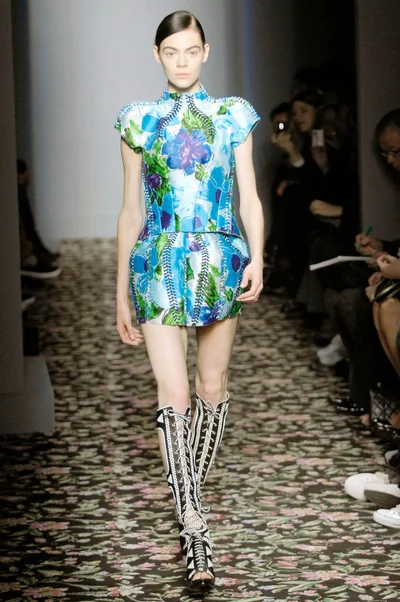 Look 5
